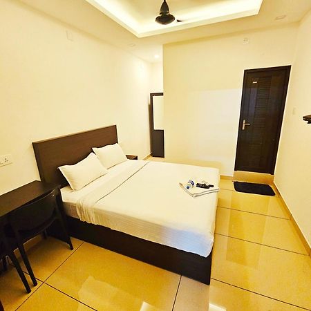 Отель Apsara Residency Perintalmanna Экстерьер фото
