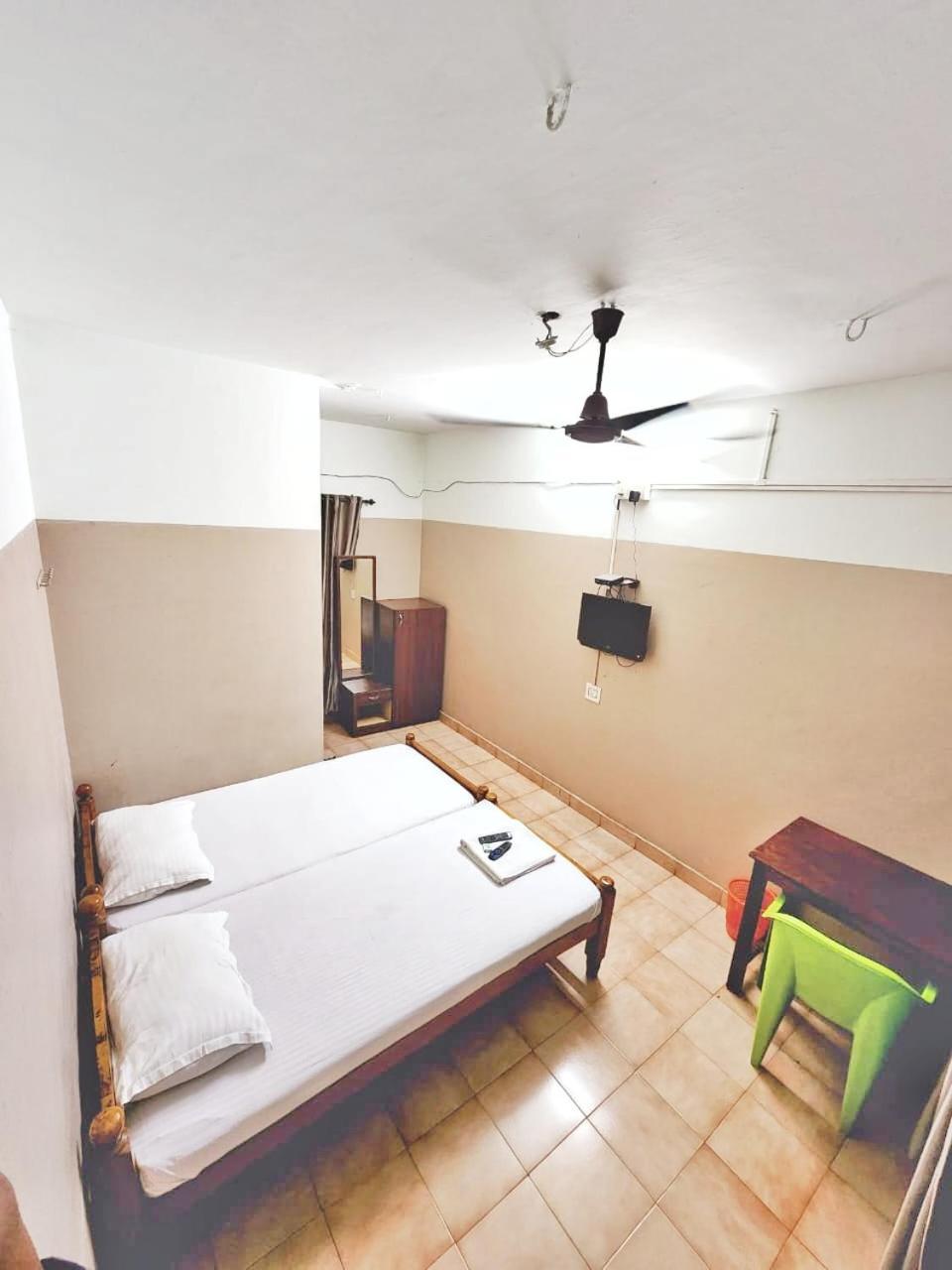 Отель Apsara Residency Perintalmanna Экстерьер фото