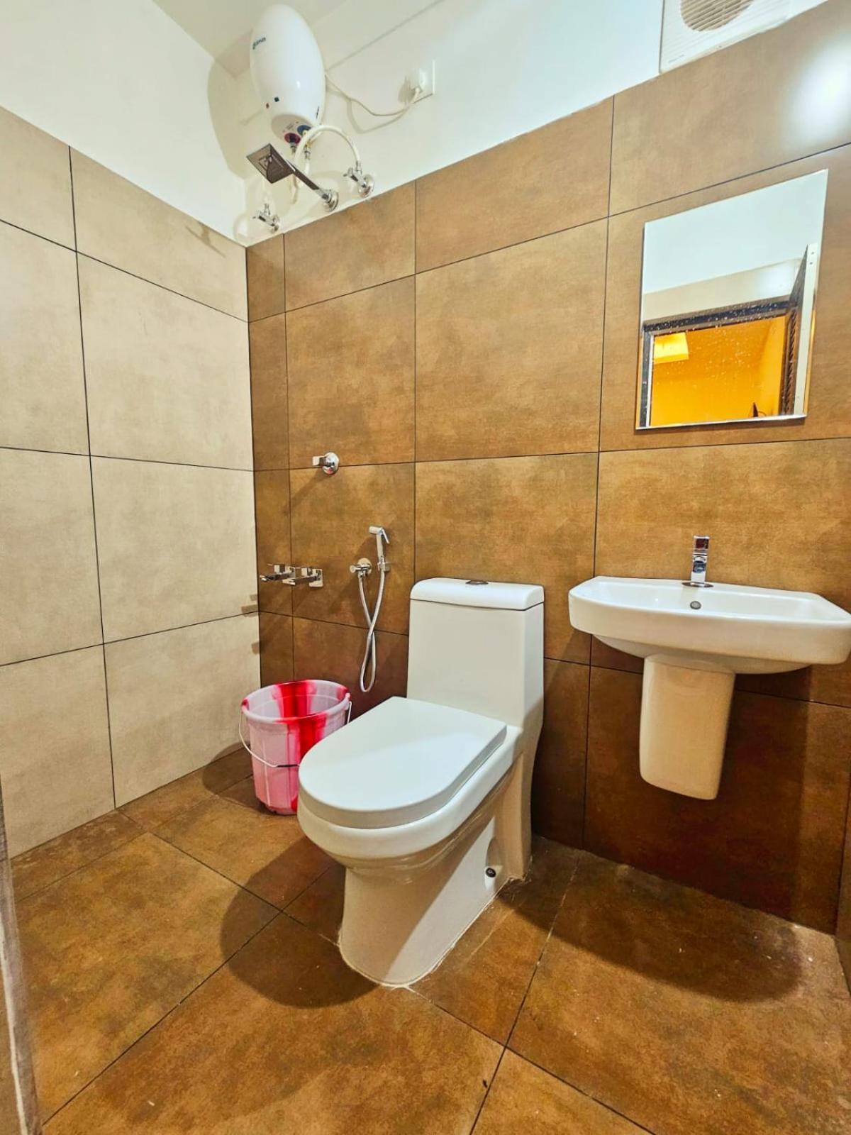 Отель Apsara Residency Perintalmanna Экстерьер фото