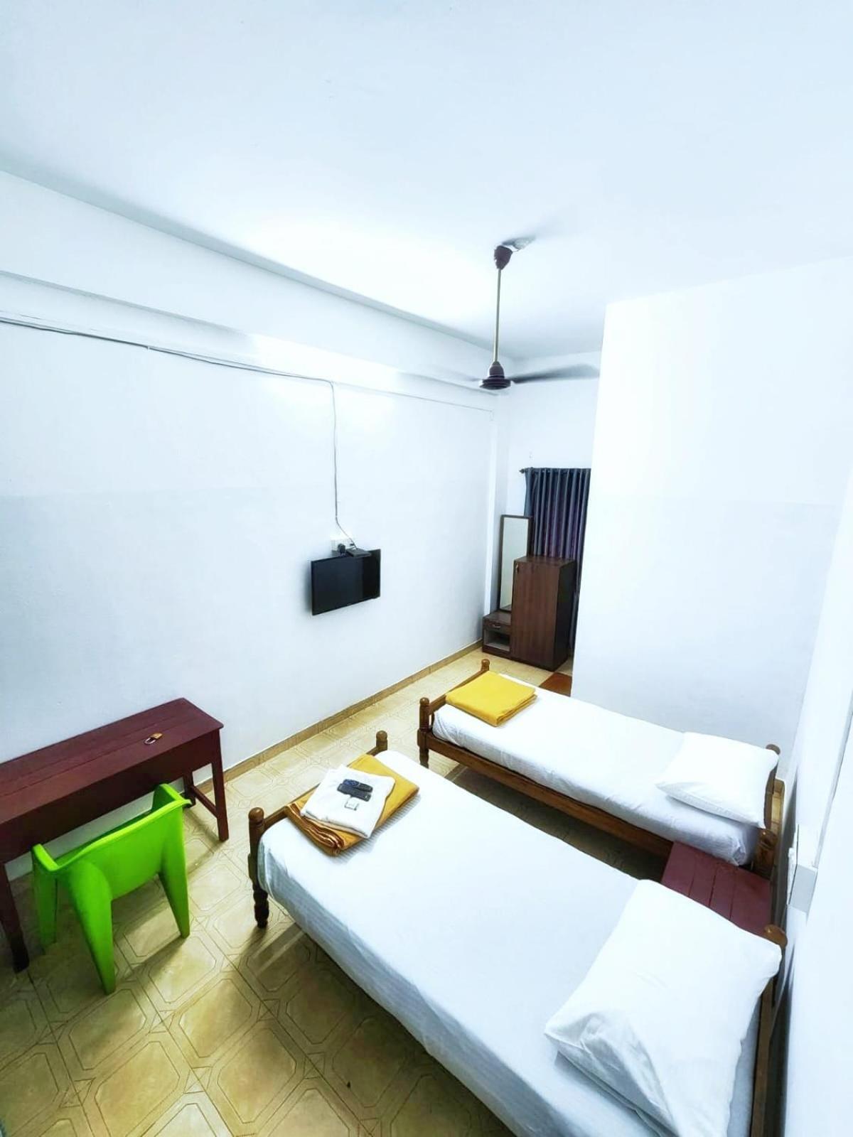 Отель Apsara Residency Perintalmanna Экстерьер фото