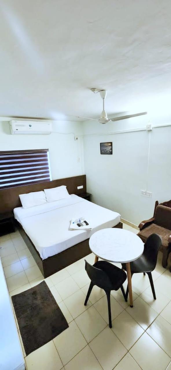 Отель Apsara Residency Perintalmanna Экстерьер фото