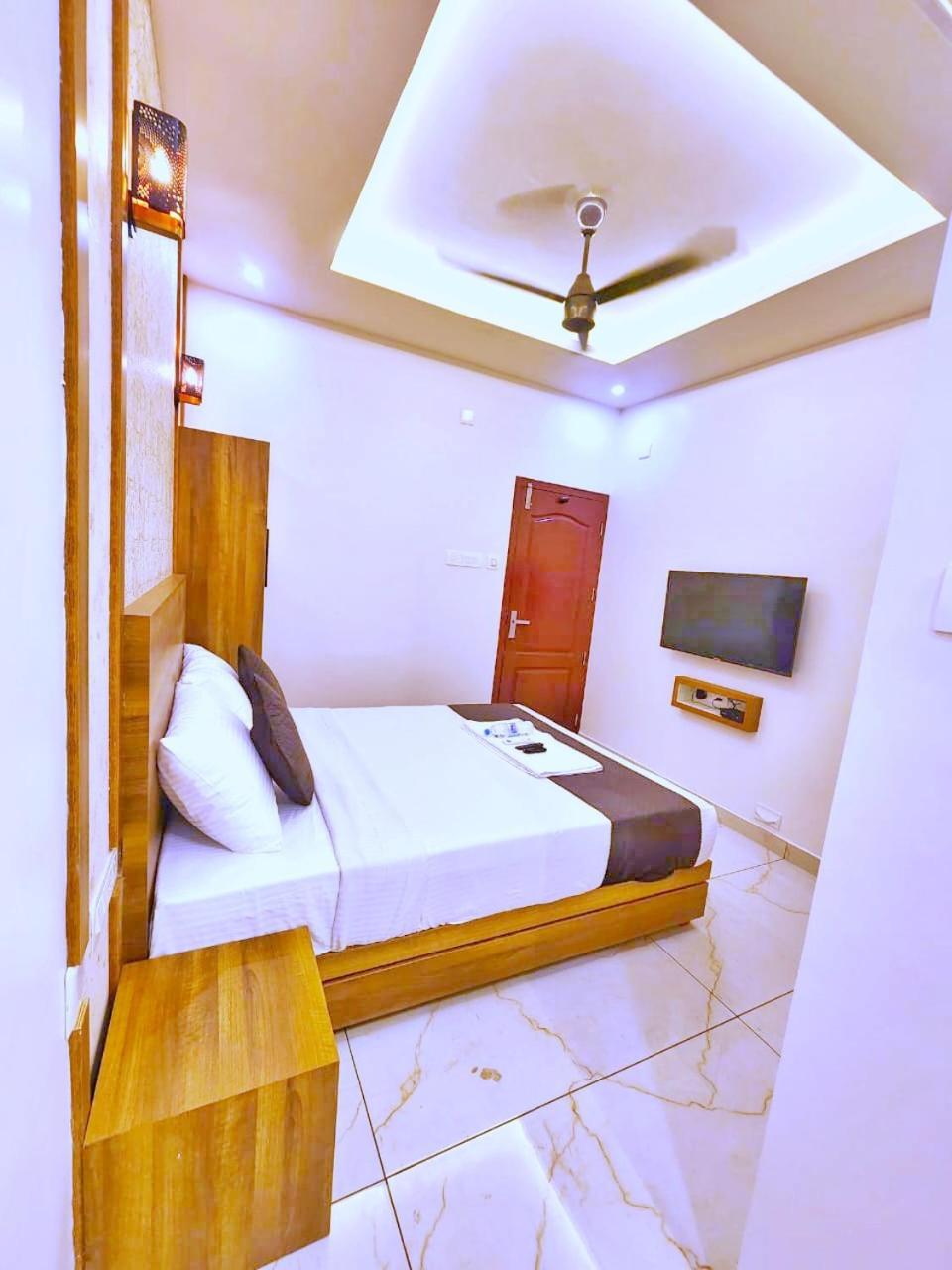 Отель Apsara Residency Perintalmanna Экстерьер фото