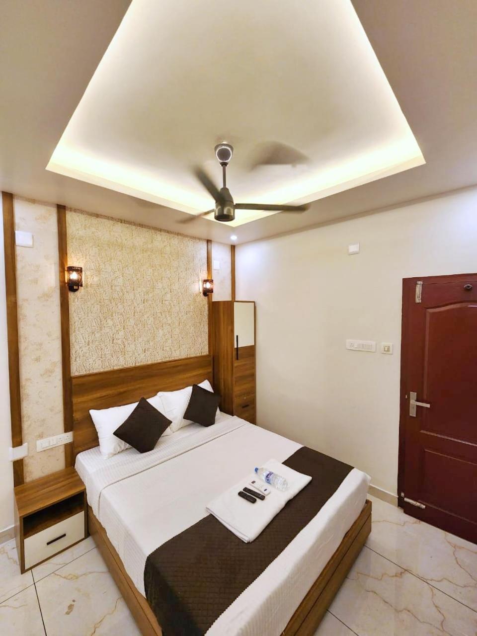 Отель Apsara Residency Perintalmanna Экстерьер фото